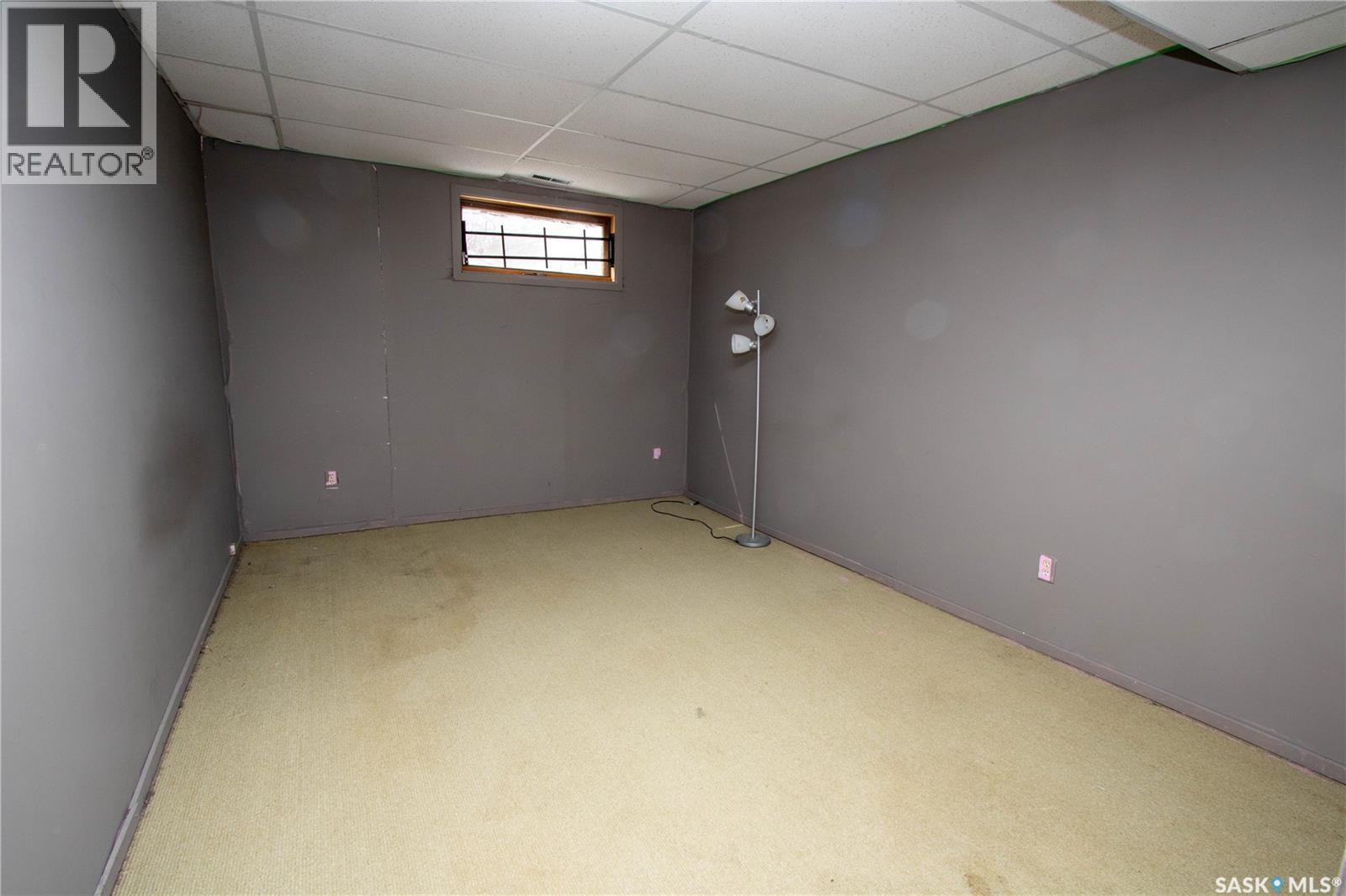344 Angus Street, Regina, SK - Indoor