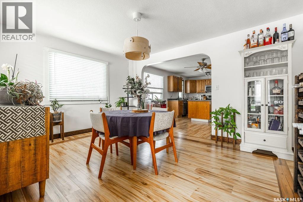 612 M Avenue S, Saskatoon, SK - Indoor Photo Showing Dining Room