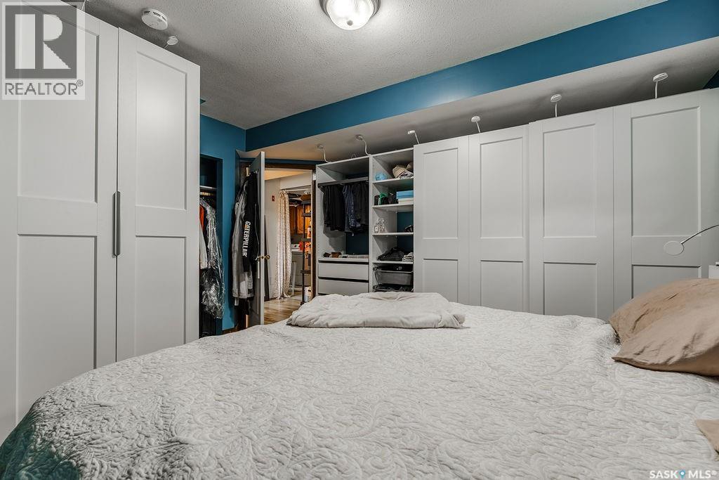 612 M Avenue S, Saskatoon, SK - Indoor Photo Showing Bedroom