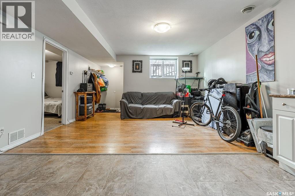 612 M Avenue S, Saskatoon, SK - Indoor Photo Showing Other Room