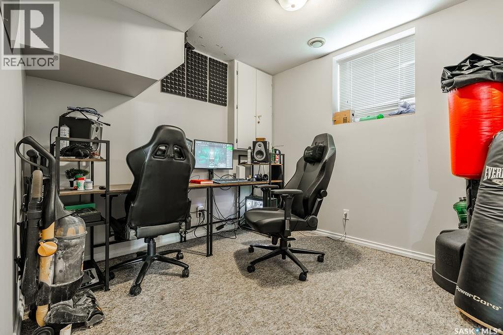 612 M Avenue S, Saskatoon, SK - Indoor Photo Showing Office