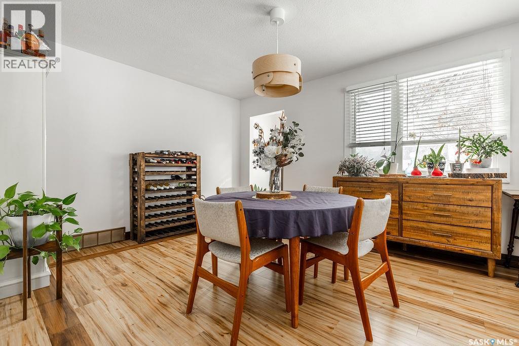 612 M Avenue S, Saskatoon, SK - Indoor Photo Showing Dining Room