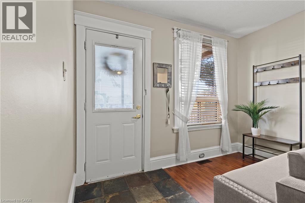 25 Mckinstry Street, Hamilton, ON - Indoor Photo Showing Other Room