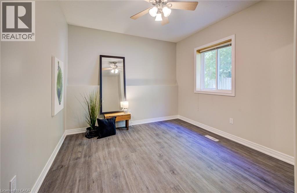 Lower unit - 2 Smetana Drive, Kitchener, ON - Indoor Photo Showing Other Room