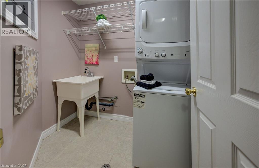 Lower unit - 2 Smetana Drive, Kitchener, ON - Indoor Photo Showing Laundry Room