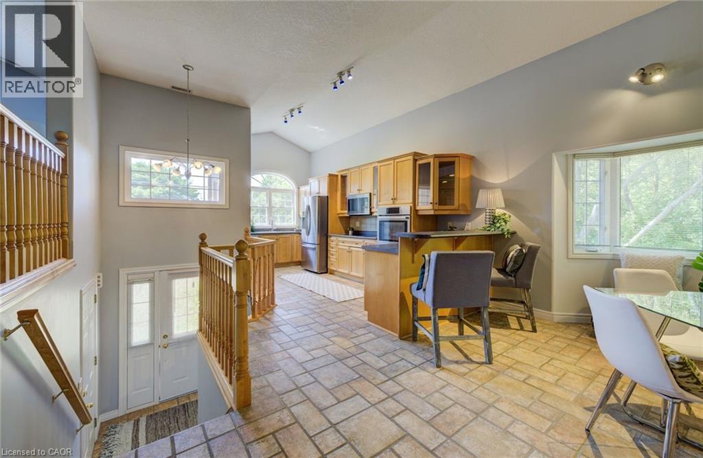 Upper unit - 2 Smetana Drive, Kitchener, ON - Indoor