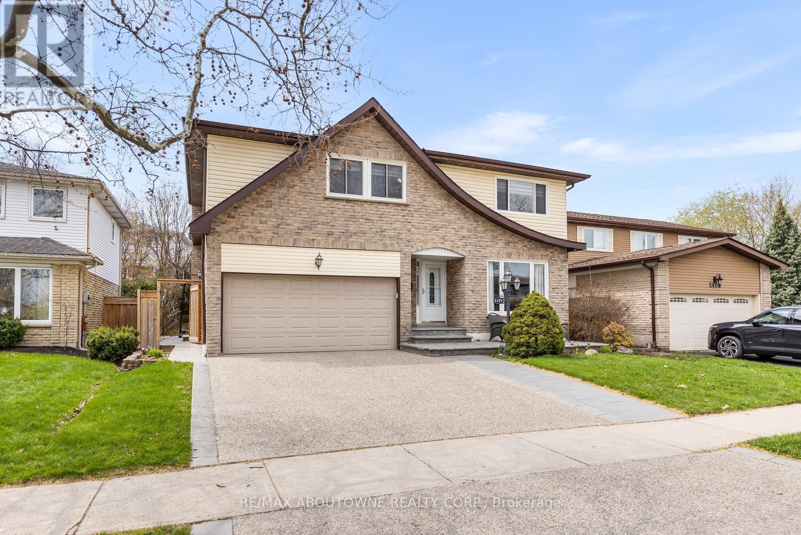 2474 Cavendish Drive, Burlington, ON - Outdoor With Facade