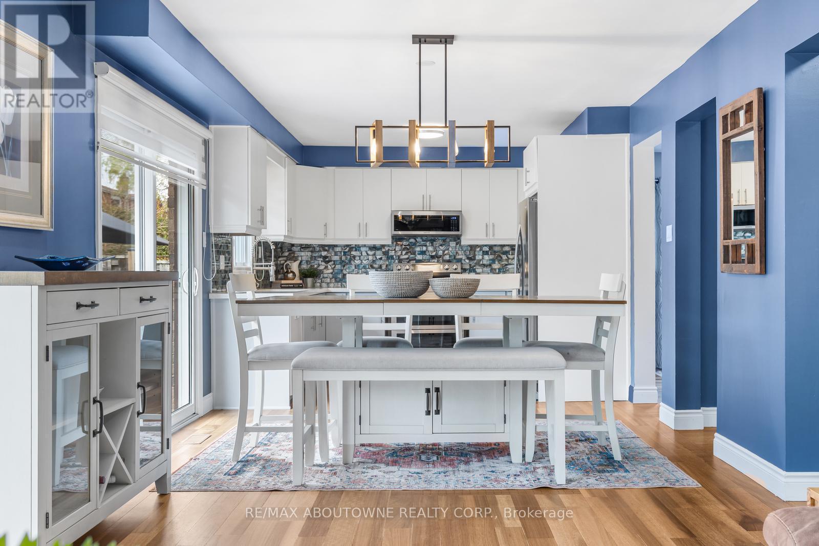 2474 Cavendish Drive, Burlington, ON - Indoor