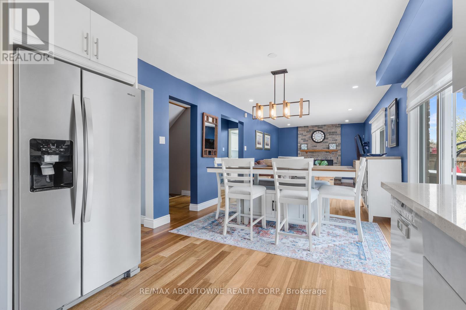 2474 Cavendish Drive, Burlington, ON - Indoor