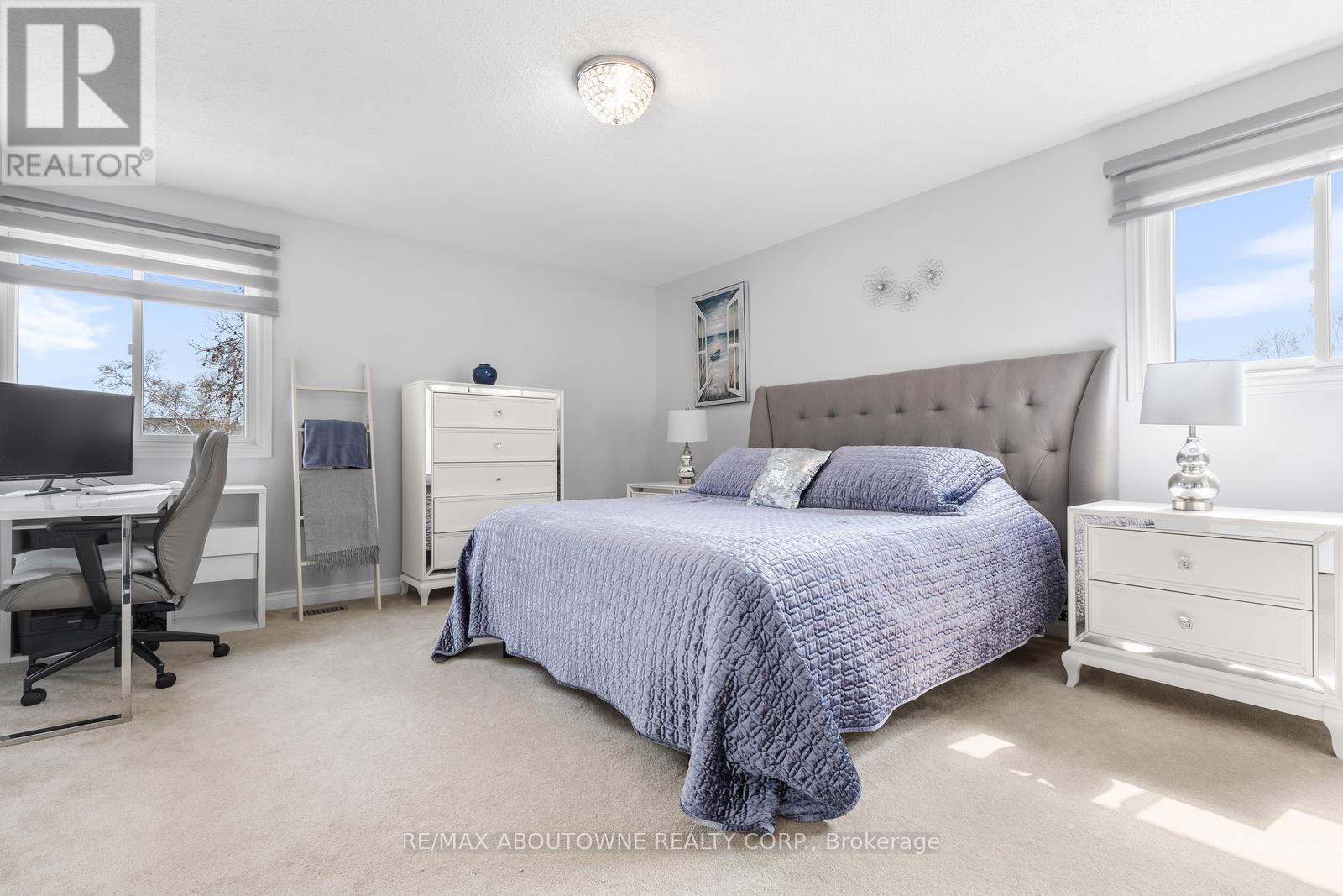 2474 Cavendish Drive, Burlington, ON - Indoor Photo Showing Bedroom