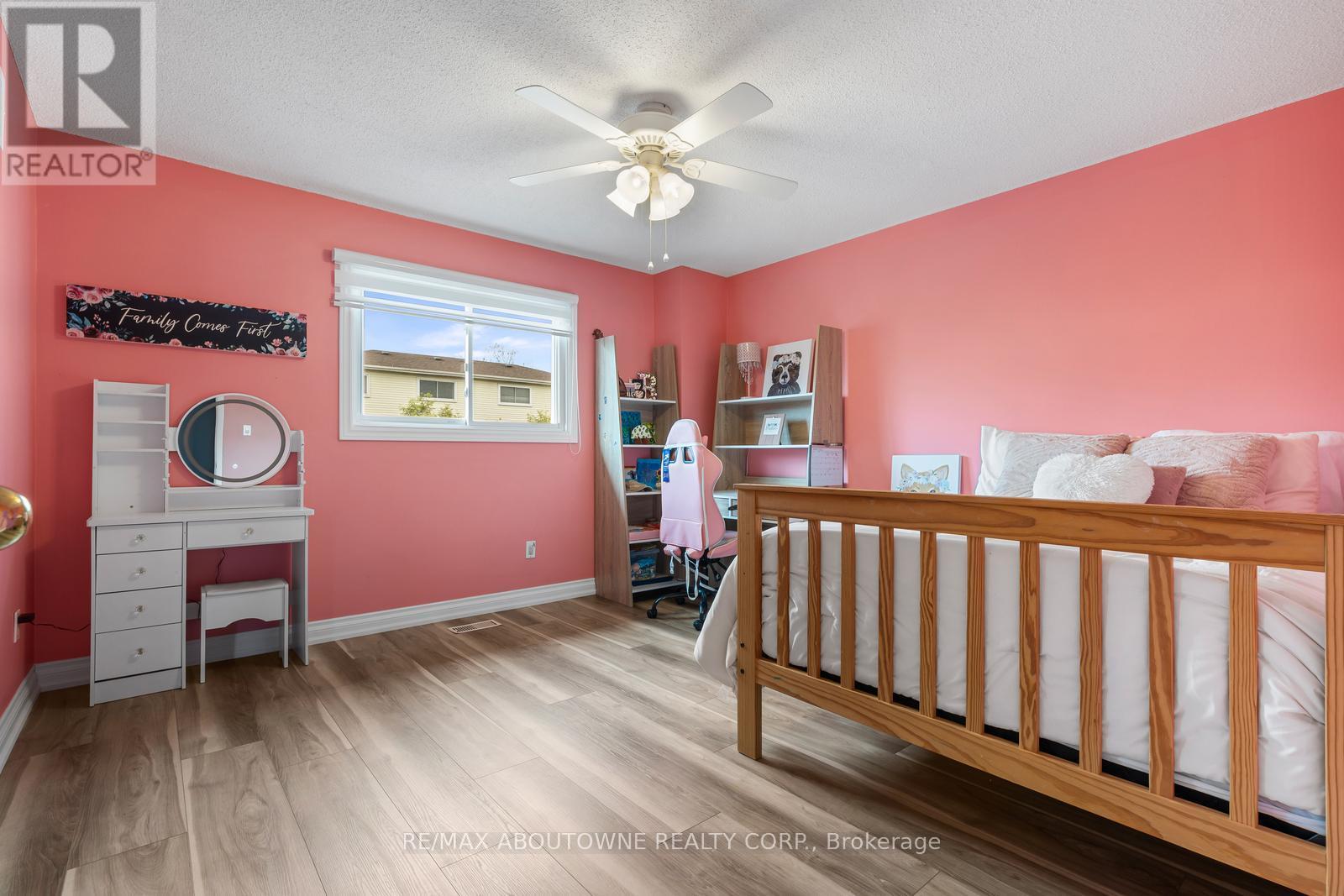 2474 Cavendish Drive, Burlington, ON - Indoor Photo Showing Other Room