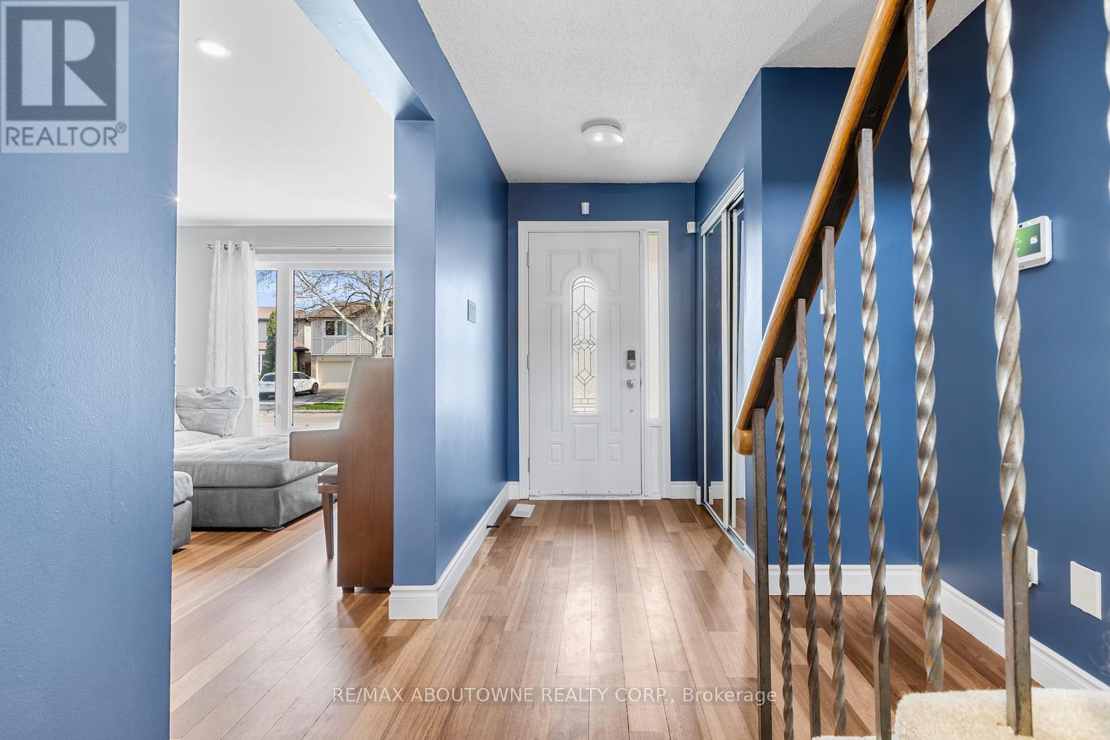2474 Cavendish Drive, Burlington, ON - Indoor Photo Showing Other Room