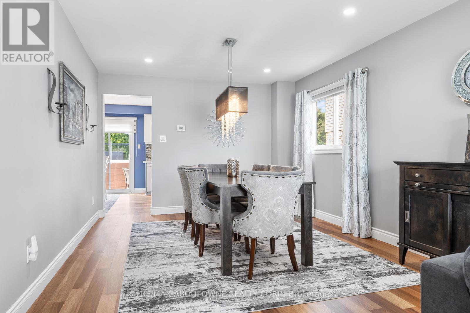 2474 Cavendish Drive, Burlington, ON - Indoor Photo Showing Dining Room