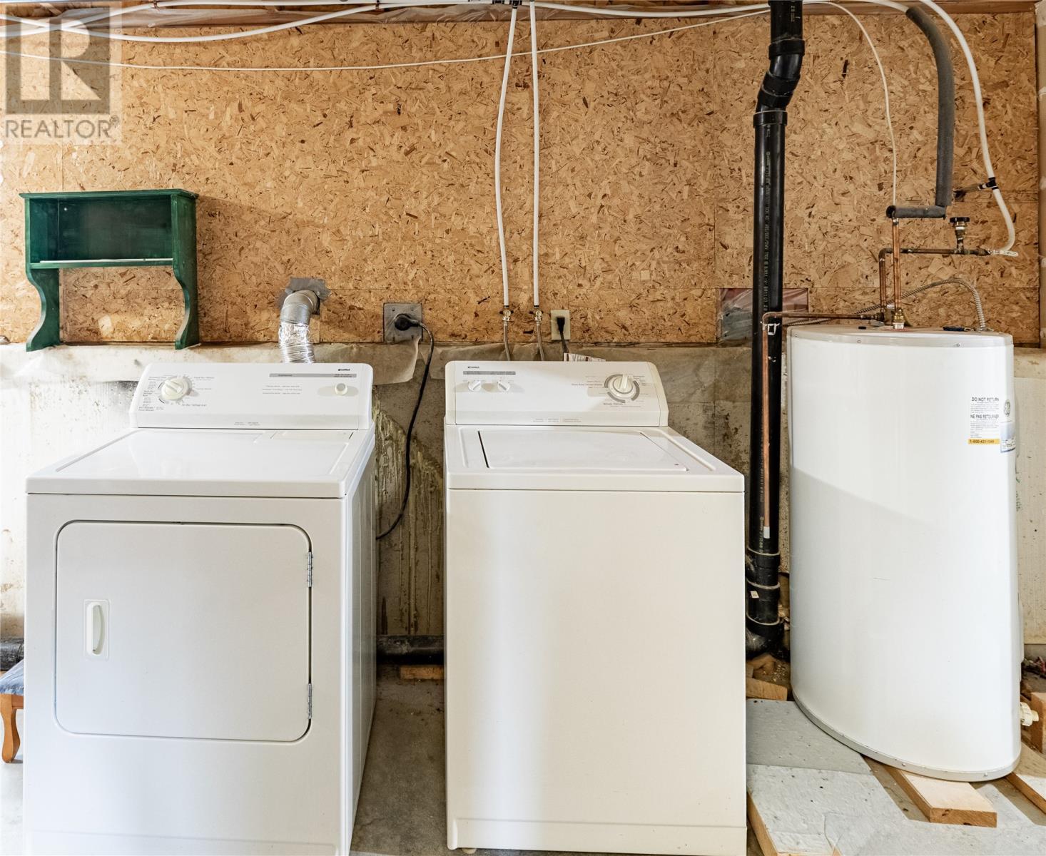 15 Greslet Place, Conception Bay South, NL - Indoor Photo Showing Laundry Room