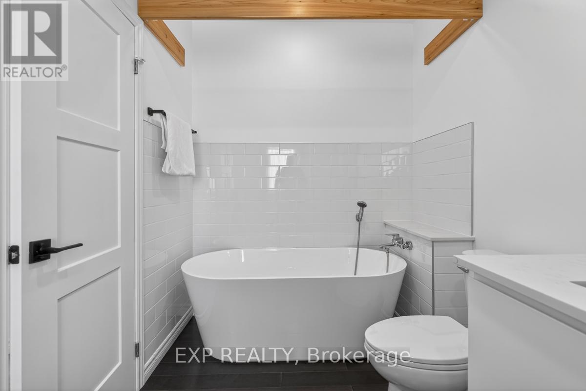 37008 Third Line, Southwold, ON - Indoor Photo Showing Bathroom