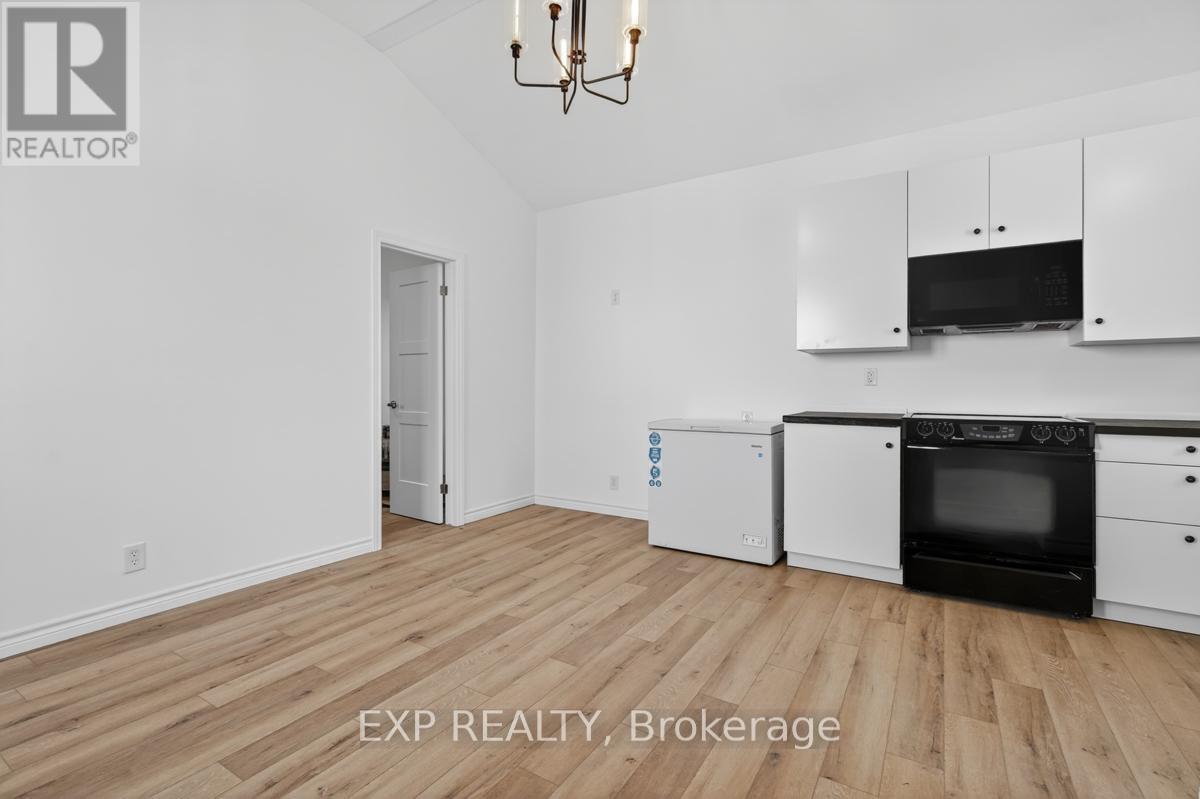 37008 Third Line, Southwold, ON - Indoor Photo Showing Other Room