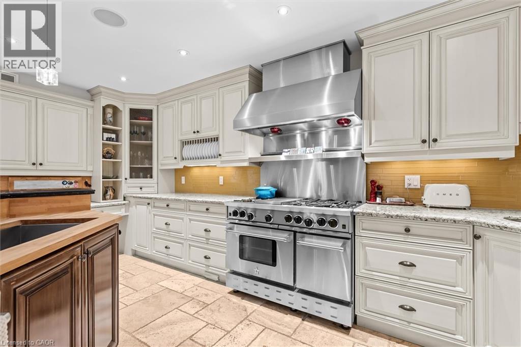 373 Torrance Street, Burlington, ON - Indoor Photo Showing Kitchen