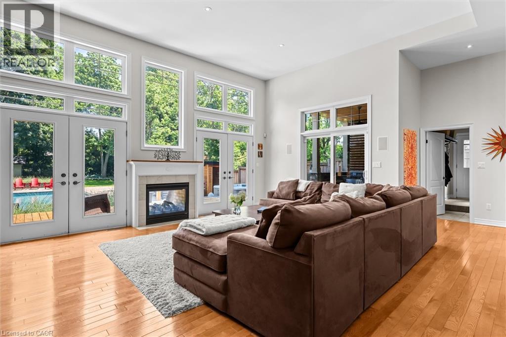373 Torrance Street, Burlington, ON - Indoor Photo Showing Living Room With Fireplace