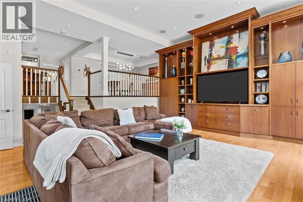 373 Torrance Street, Burlington, ON - Indoor