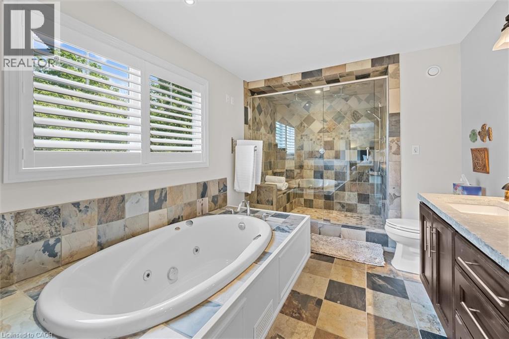 373 Torrance Street, Burlington, ON - Indoor Photo Showing Bathroom