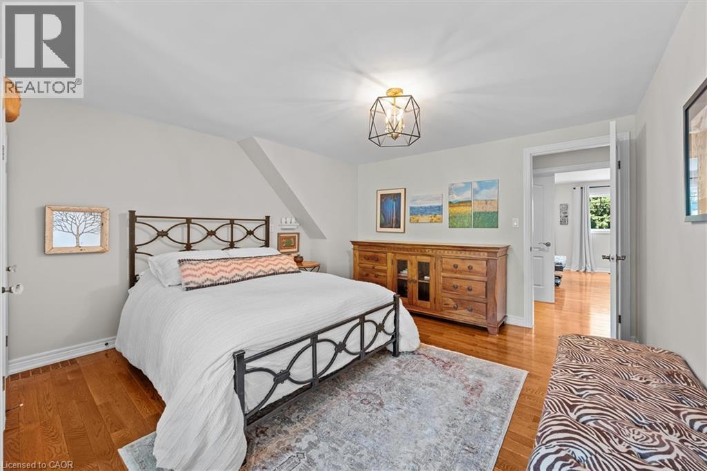 373 Torrance Street, Burlington, ON - Indoor Photo Showing Bedroom