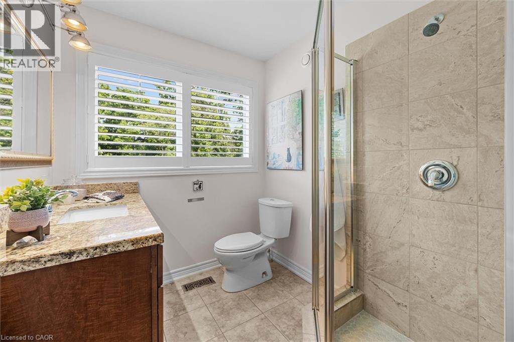 373 Torrance Street, Burlington, ON - Indoor Photo Showing Bathroom