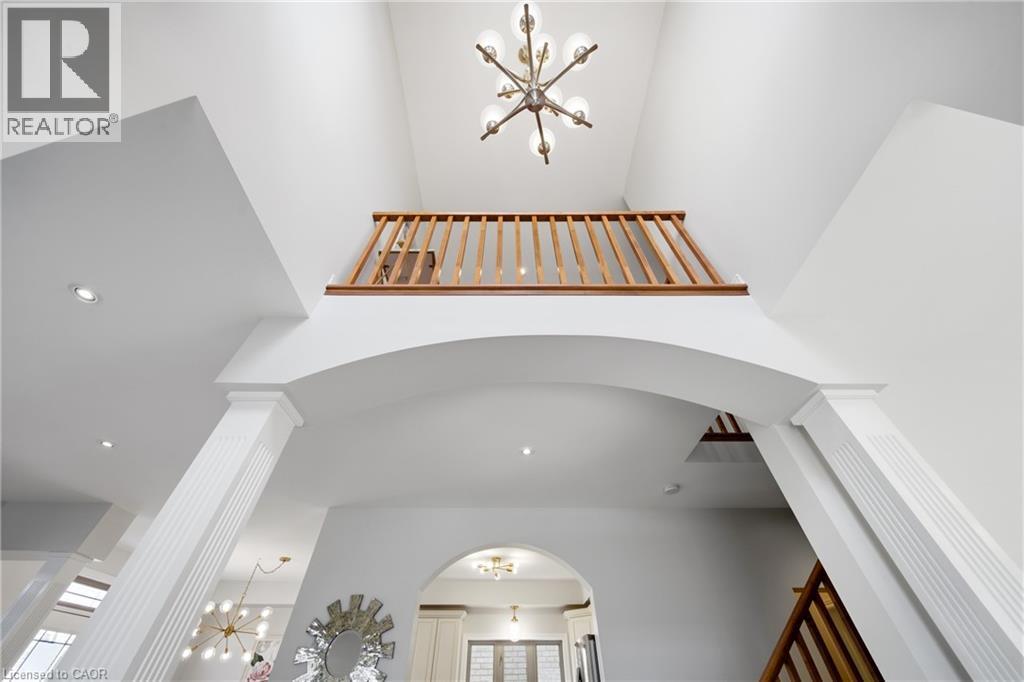 189 Cloverleaf Drive, Ancaster, ON - Indoor Photo Showing Other Room