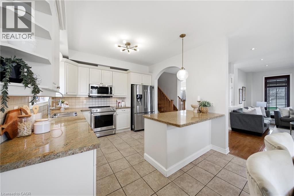 189 Cloverleaf Drive, Ancaster, ON - Indoor Photo Showing Kitchen With Stainless Steel Kitchen With Double Sink With Upgraded Kitchen