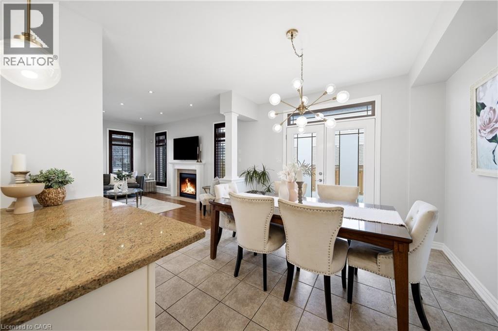 189 Cloverleaf Drive, Ancaster, ON - Indoor Photo Showing Dining Room