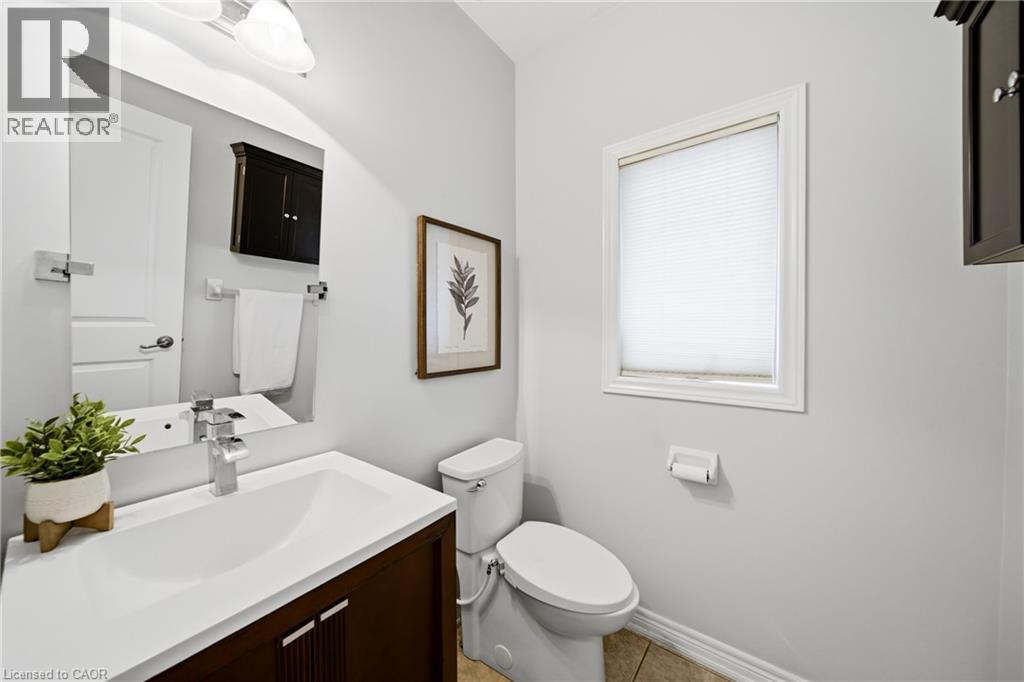189 Cloverleaf Drive, Ancaster, ON - Indoor Photo Showing Bathroom