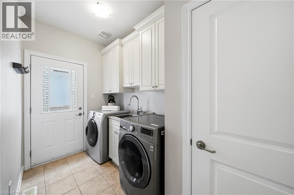 189 Cloverleaf Drive, Ancaster, ON - Indoor Photo Showing Laundry Room