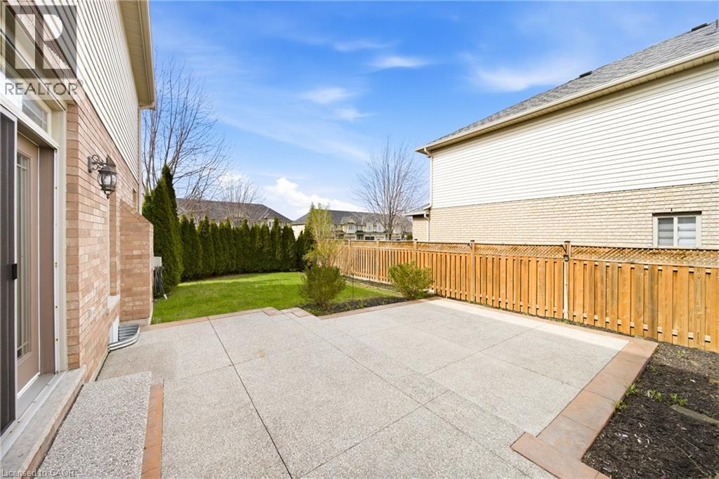 189 Cloverleaf Drive, Ancaster, ON - Outdoor
