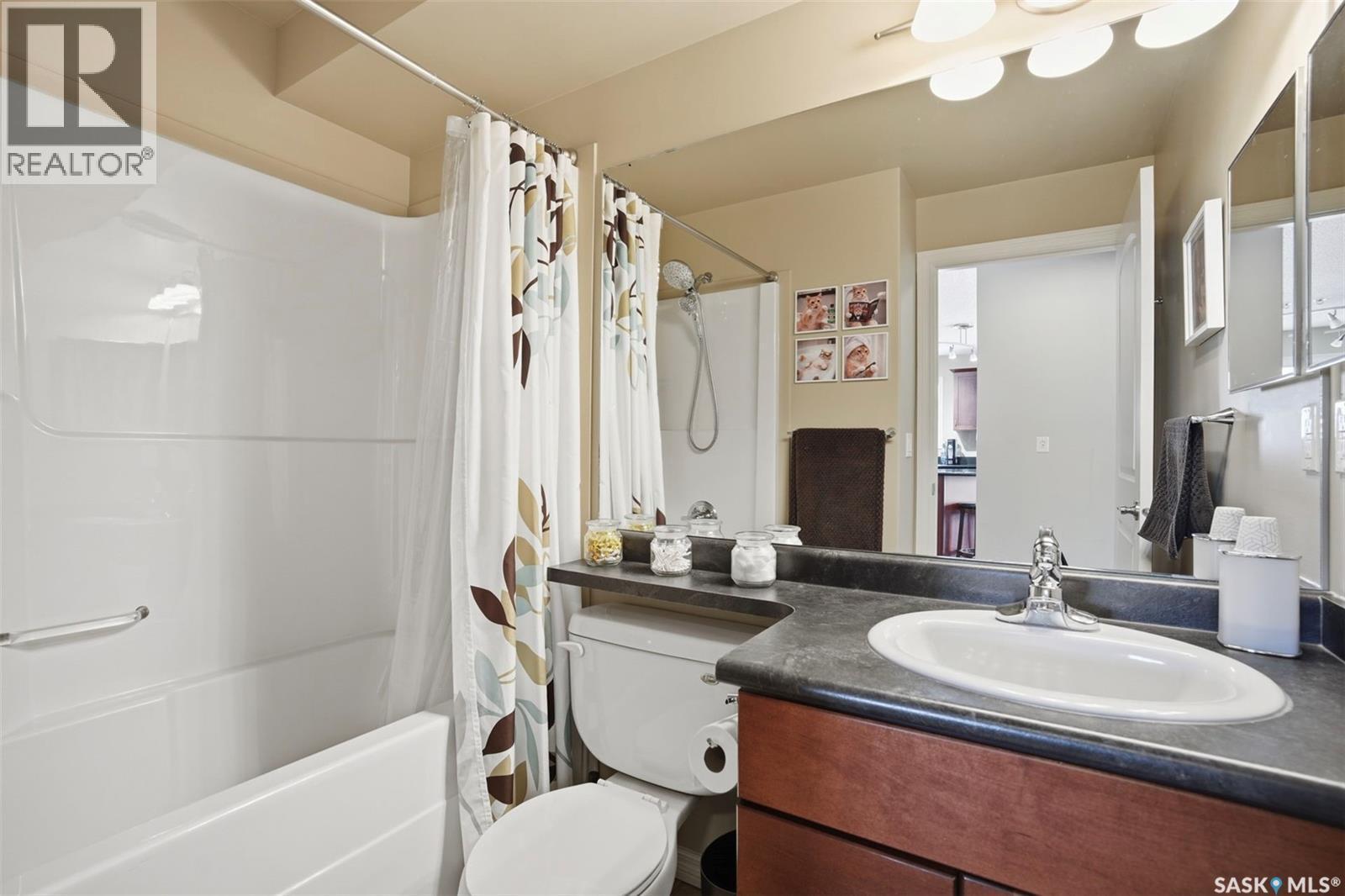 A206 103 Wellman Crescent, Saskatoon, SK - Indoor Photo Showing Bathroom