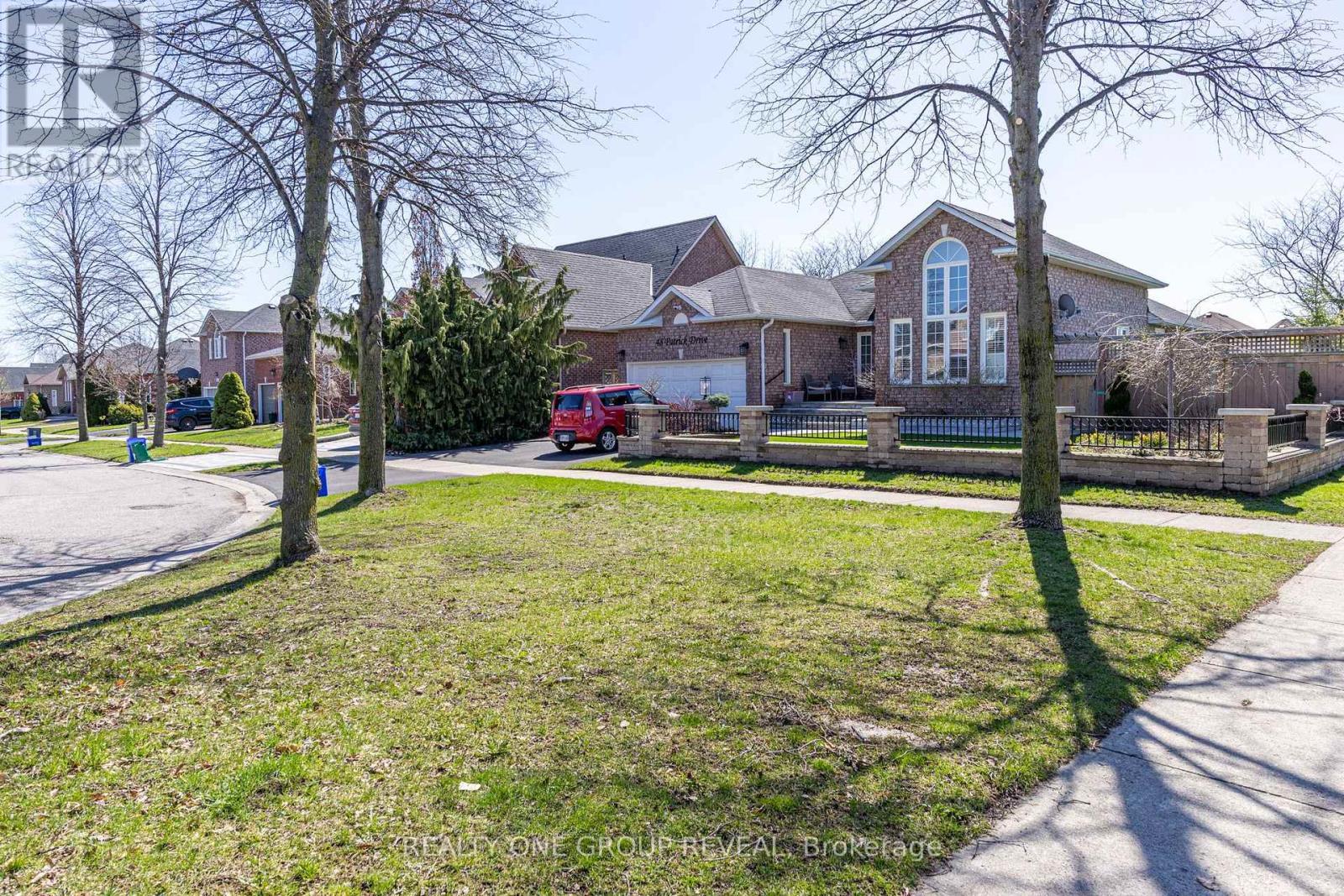 48 Patrick Drive, Whitby, ON - Outdoor