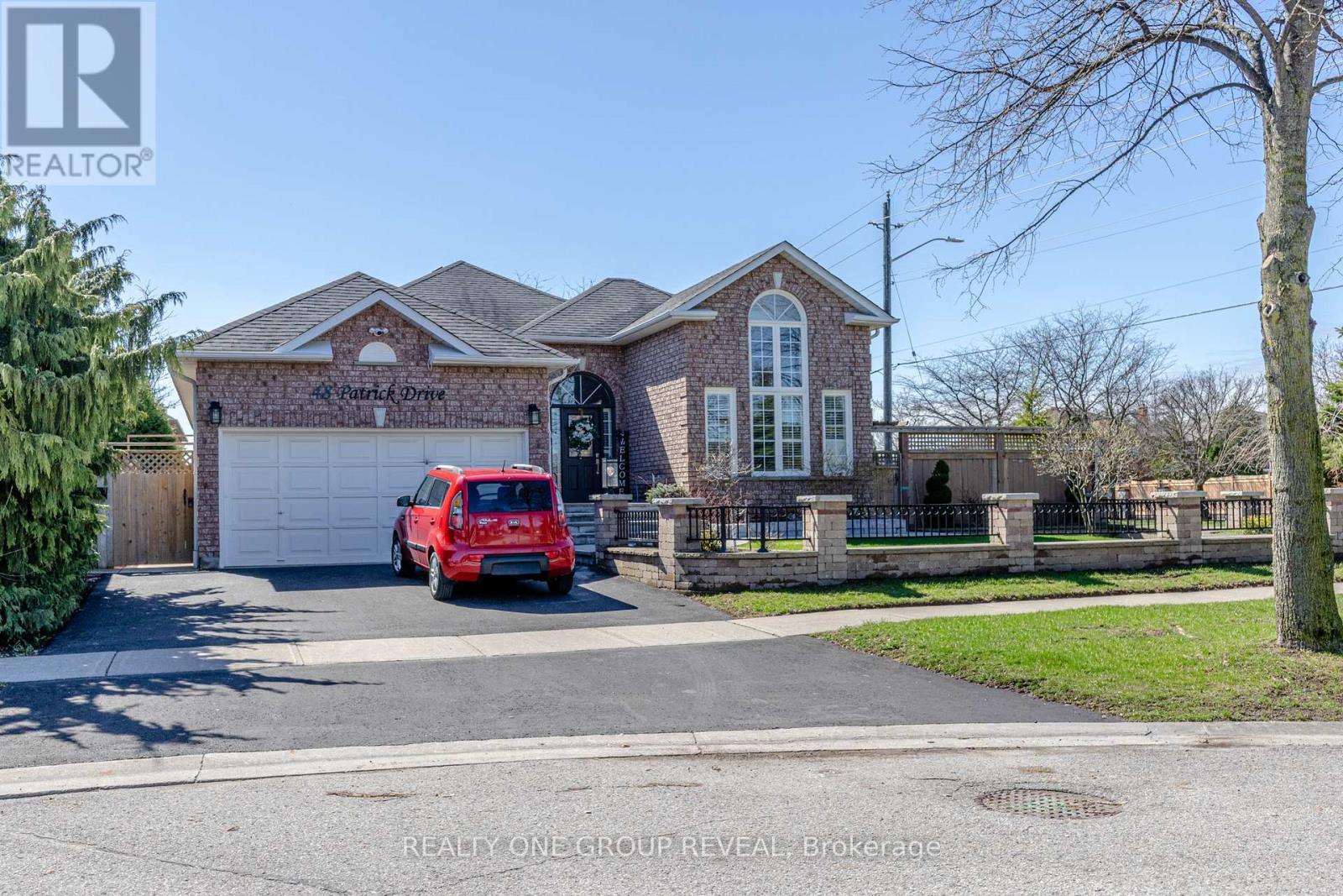 48 Patrick Drive, Whitby, ON - Outdoor