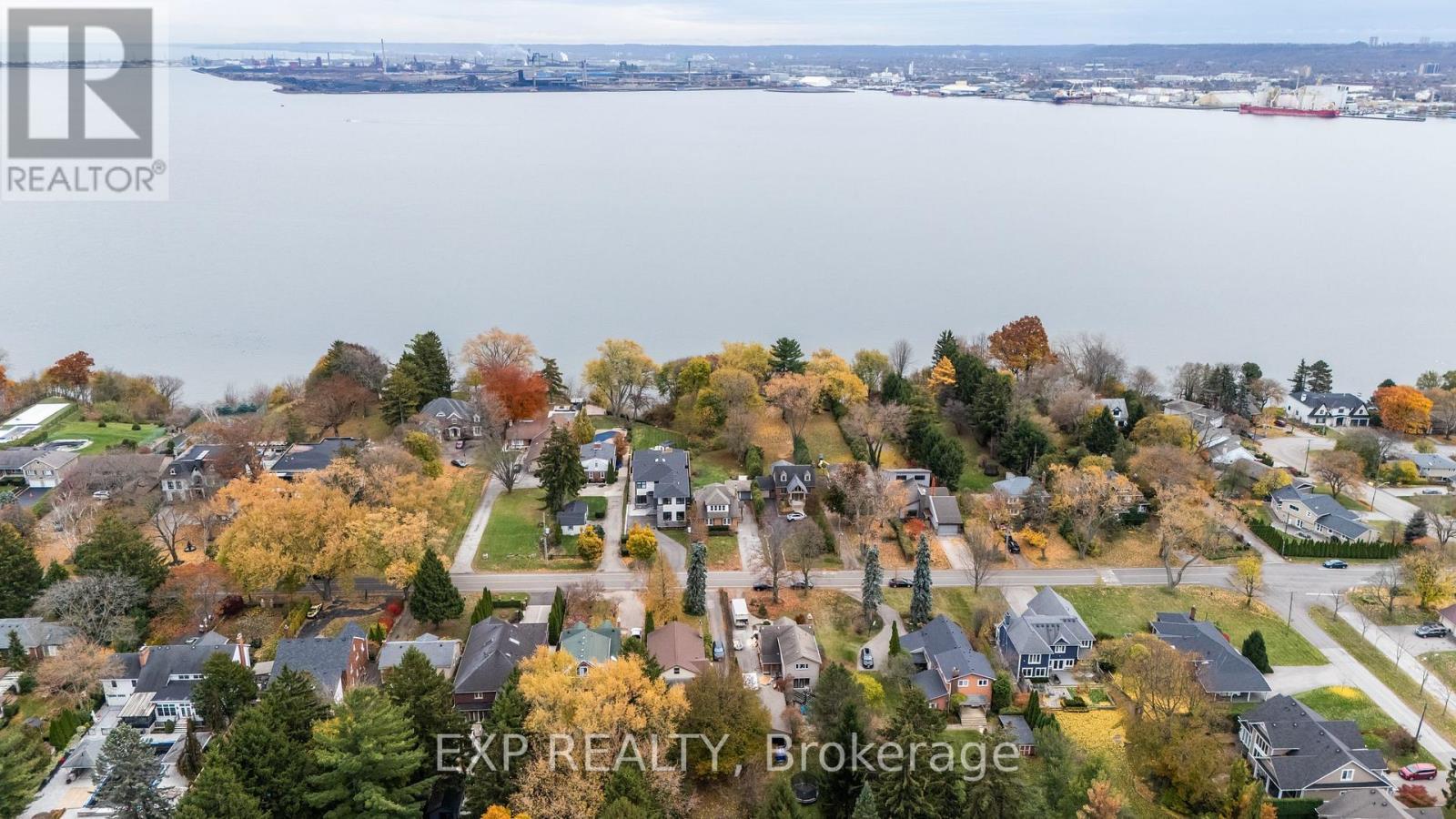 316 North Shore Boulevard W, Burlington, ON - Outdoor With View