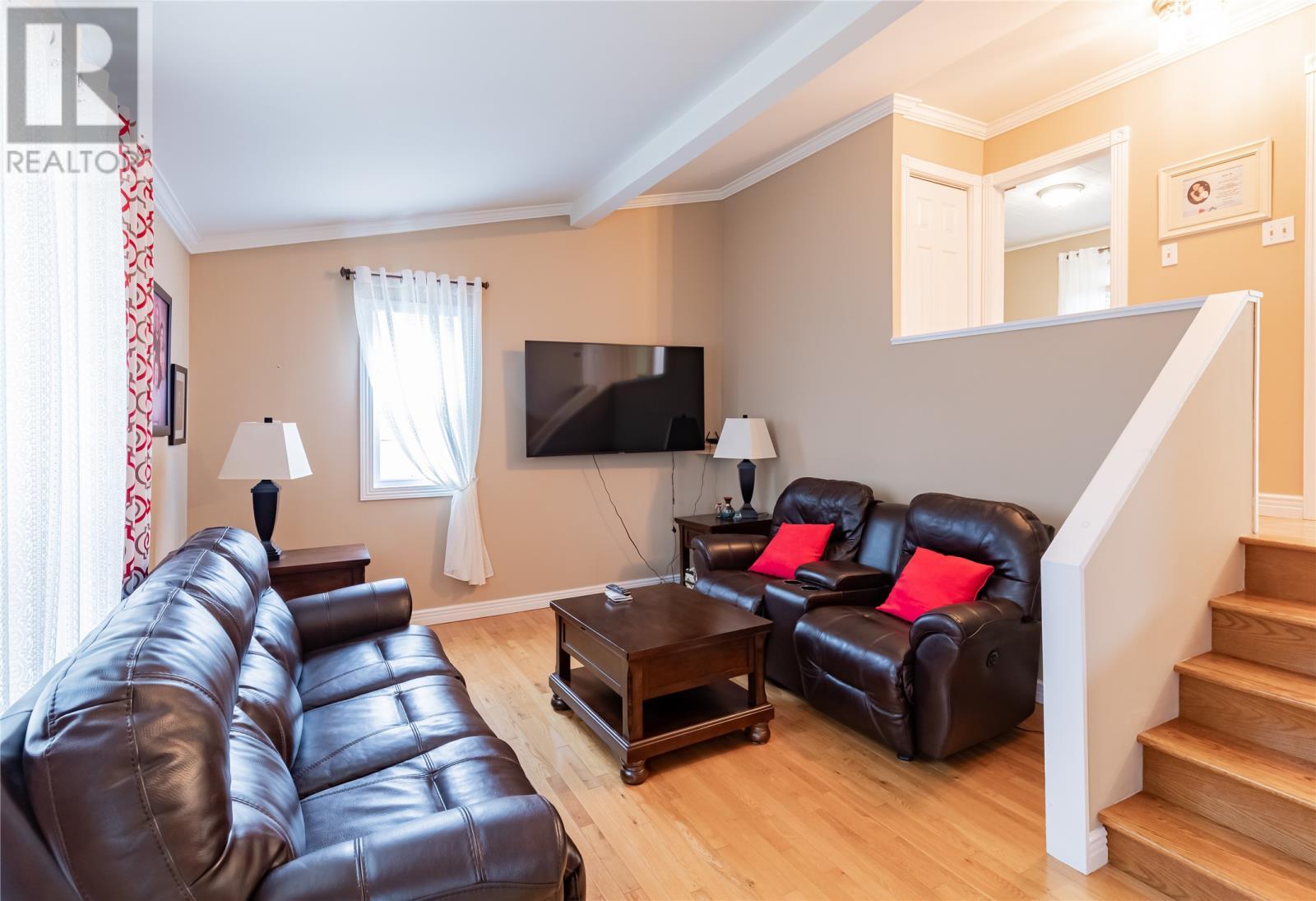29 Greslet Place, Cbs, NL - Indoor Photo Showing Living Room