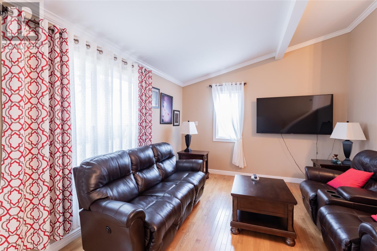 29 Greslet Place, Cbs, NL - Indoor Photo Showing Living Room