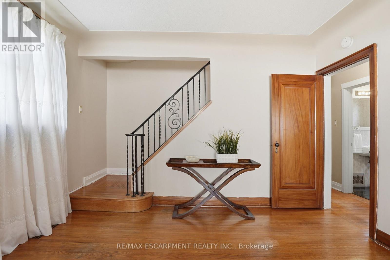 123 Longwood Road N, Hamilton, ON - Indoor Photo Showing Other Room