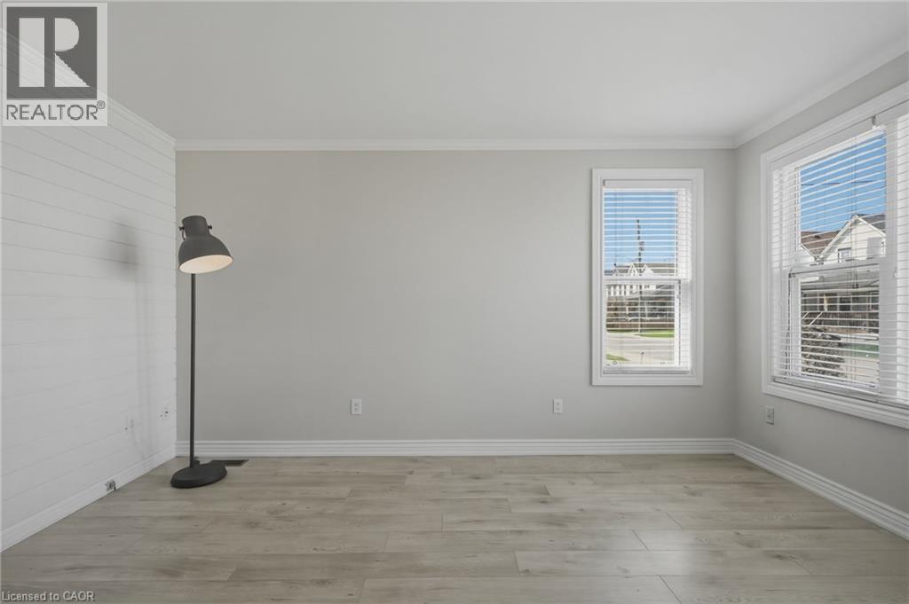 Lots of light in living ares - 78 Glendale Avenue N, Hamilton, ON - Indoor Photo Showing Other Room