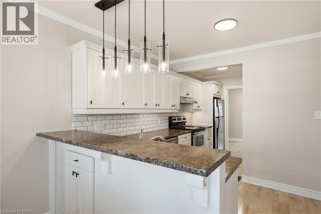 Modern lighting - 78 Glendale Avenue N, Hamilton, ON - Indoor Photo Showing Kitchen With Upgraded Kitchen