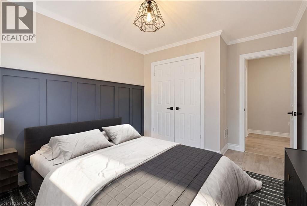 VS Photo - 78 Glendale Avenue N, Hamilton, ON - Indoor Photo Showing Bedroom