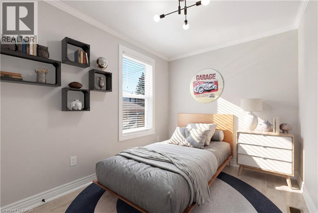 VS Photo - 78 Glendale Avenue N, Hamilton, ON - Indoor Photo Showing Bedroom
