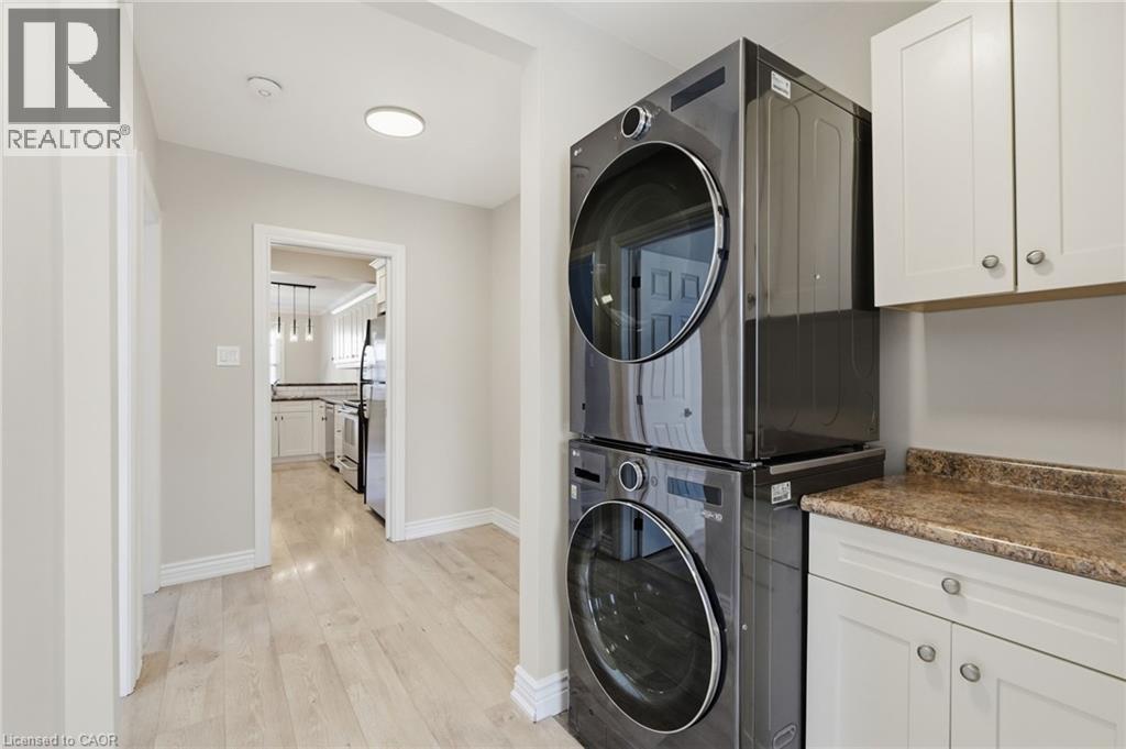 Laundry with smart washer and dryer - 78 Glendale Avenue N, Hamilton, ON - Indoor Photo Showing Laundry Room