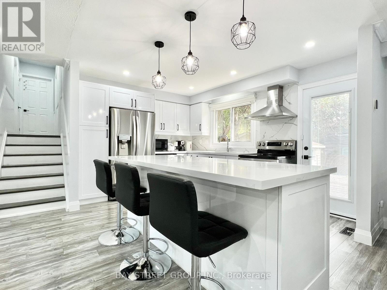 93 Parkway Avenue, Markham, ON - Indoor Photo Showing Kitchen With Upgraded Kitchen