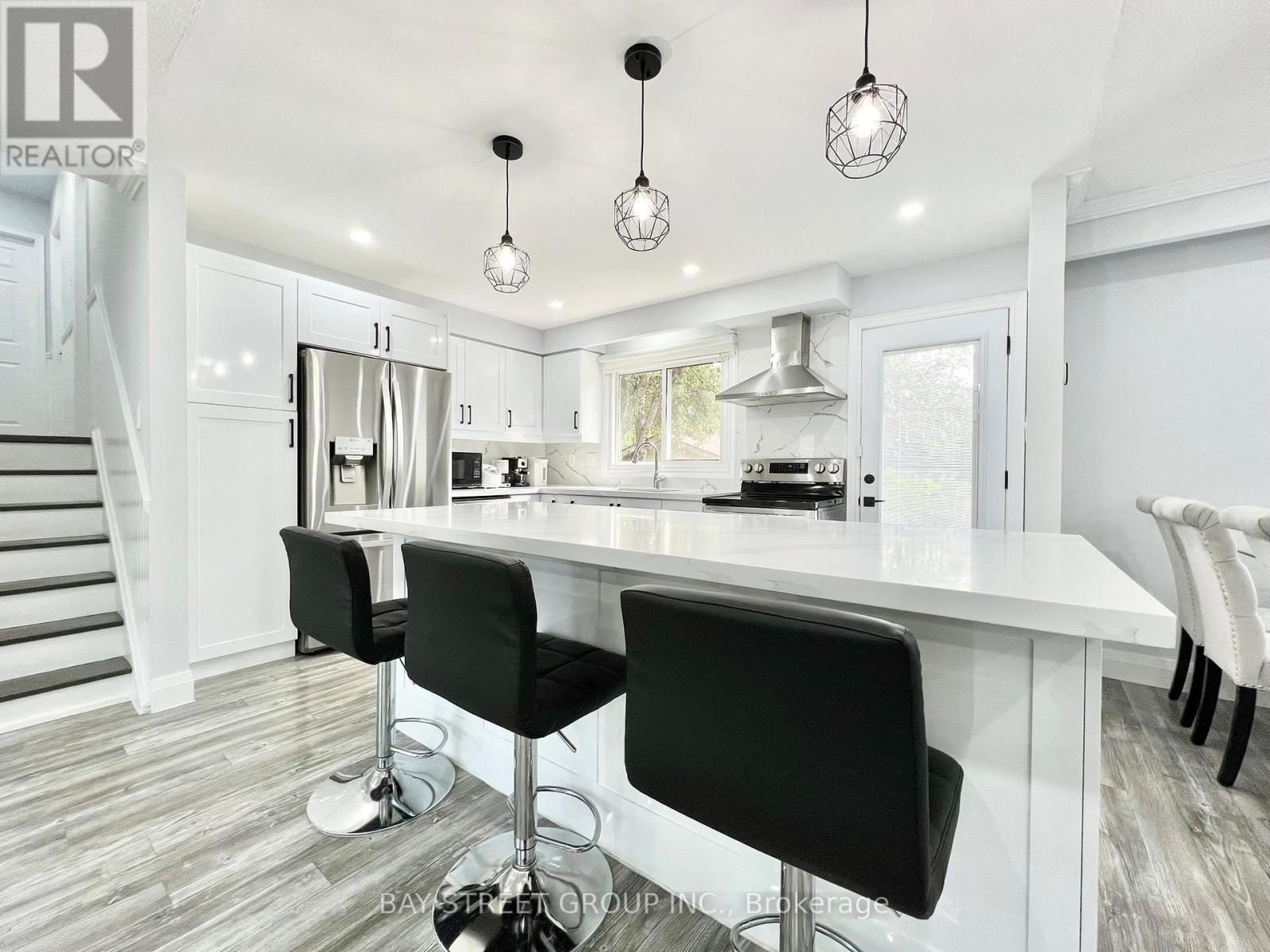 93 Parkway Avenue, Markham, ON - Indoor Photo Showing Kitchen With Upgraded Kitchen