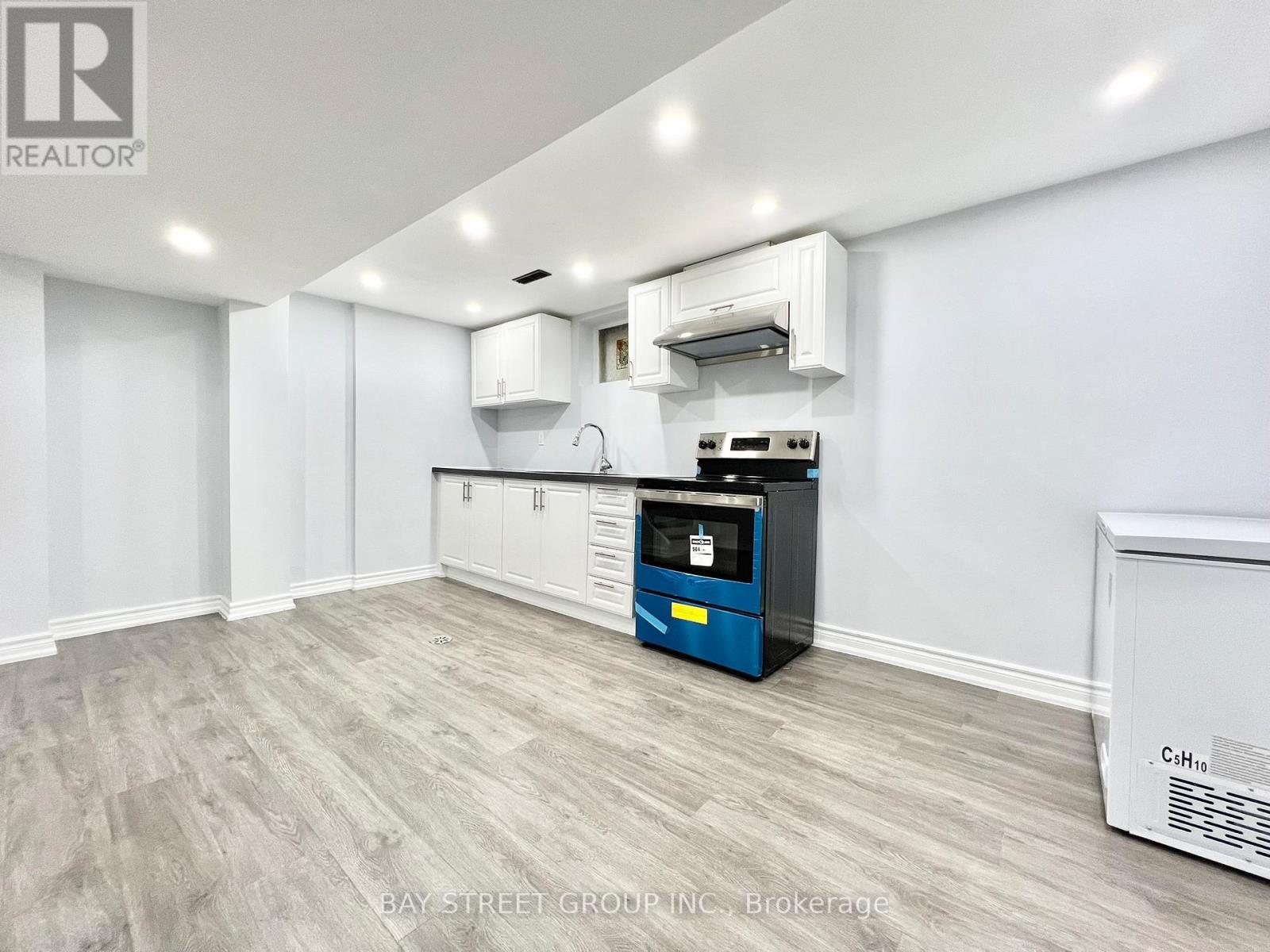 93 Parkway Avenue, Markham, ON - Indoor Photo Showing Kitchen