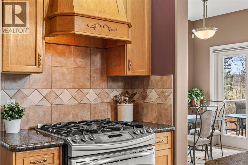 140 Simcoe Close Sw, Calgary, AB