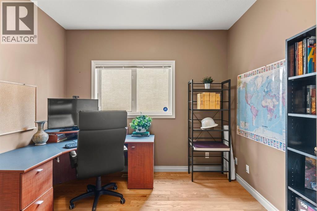 140 Simcoe Close Sw, Calgary, AB