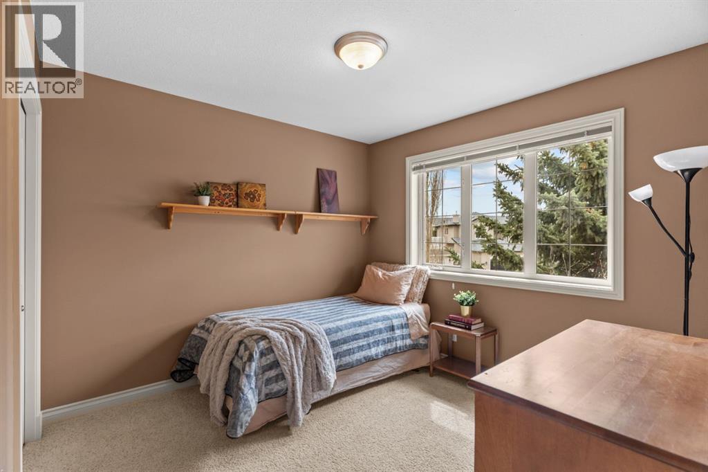 140 Simcoe Close Sw, Calgary, AB